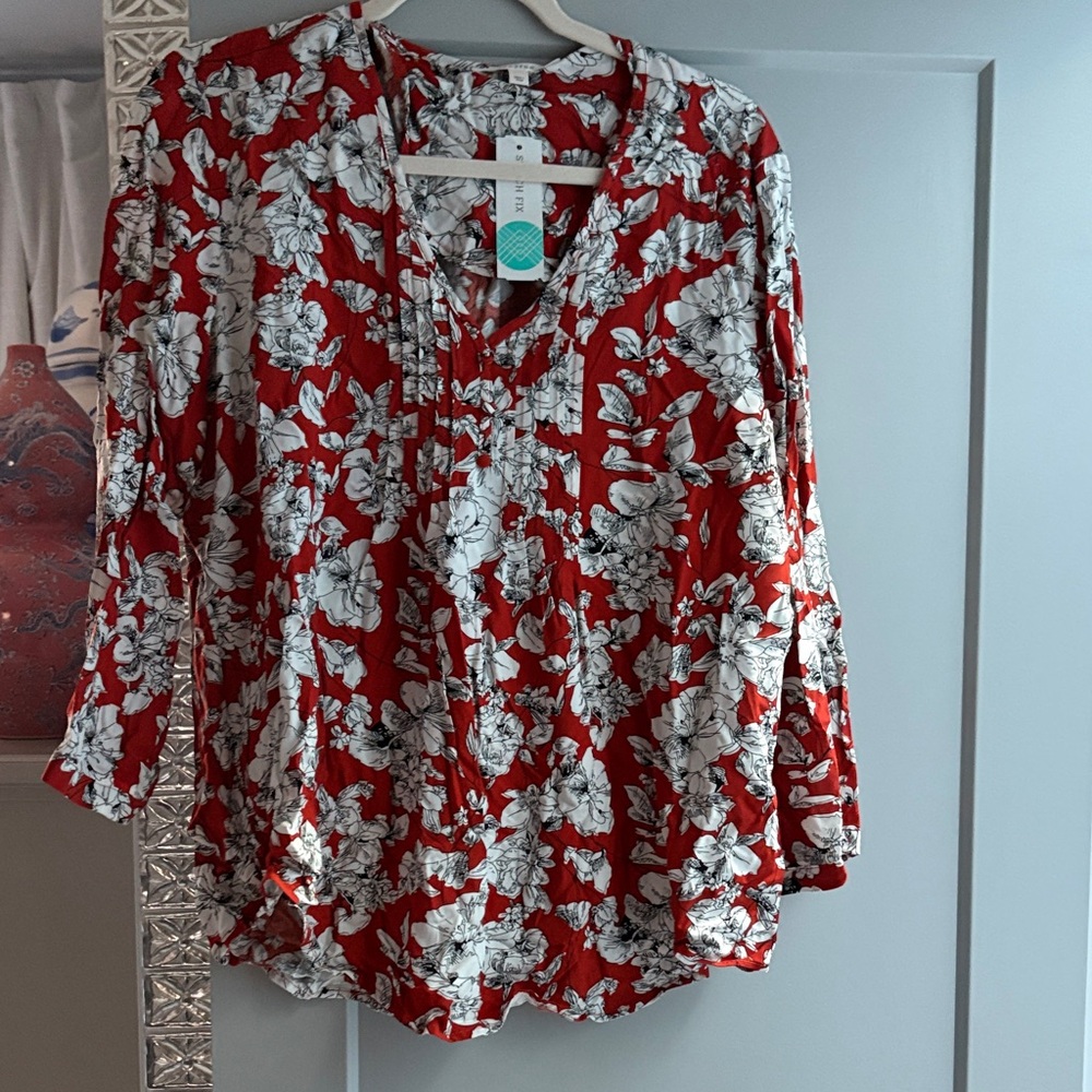 Floral Red and White Women's Top